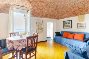 Sea View Suite - Sleeps 3 - Free Parking Cervo